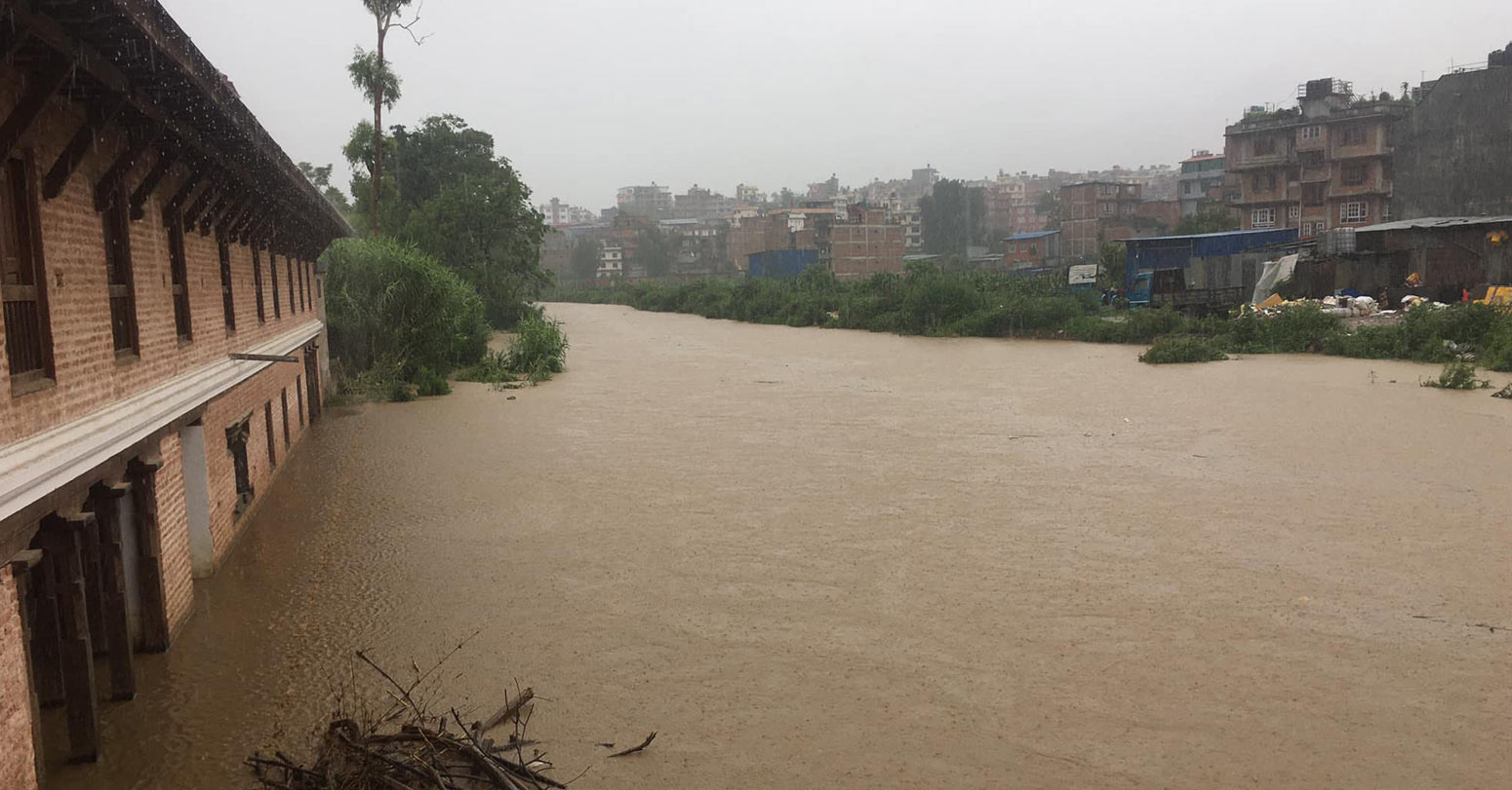 देशका यी ३१ स्थानमा भारी वर्षा, नदी तथा खोलामा भीषण बाढी आउँदा चेतावनी जारी