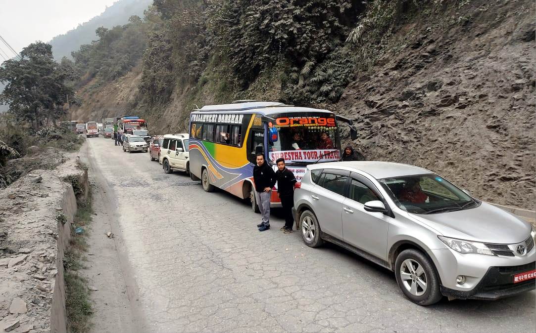 आजदेखि पृथ्वी राजमार्ग दैनिक साढे ४ घण्टा बन्द